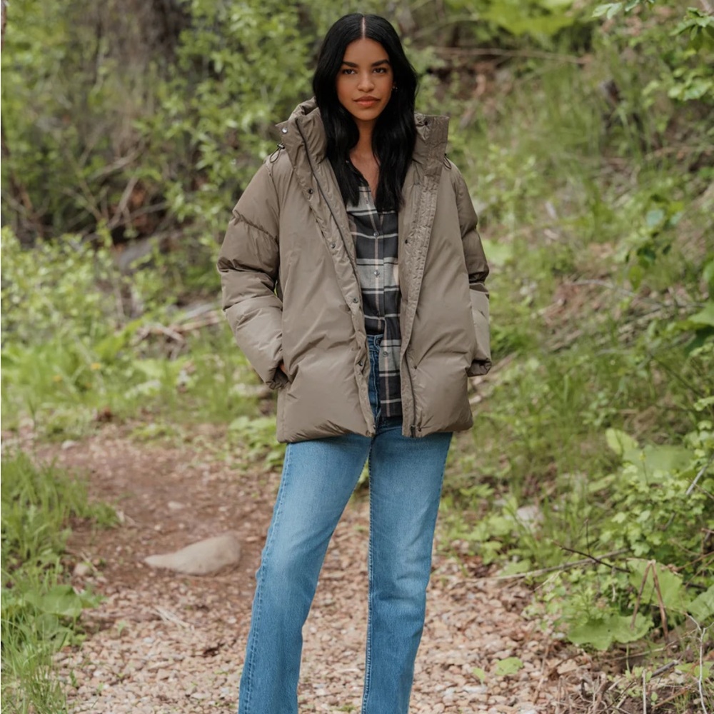 Jenni Kayne puffer jacket - great condition - sage green